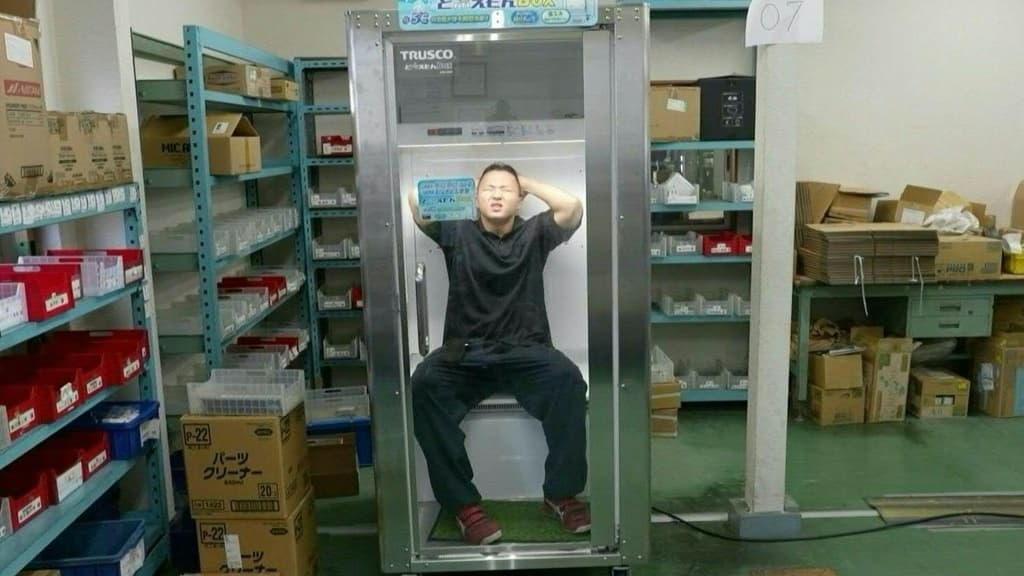 japan-human-fridge-do-hiemon-box-heat-wave-2025-3.jpeg