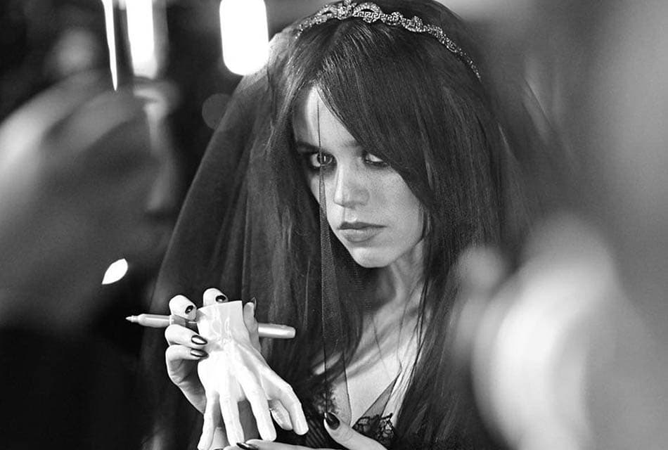 jenna_ortega_goth_bridal_dress_versace_SPACEBAR_Thumbnail_5ab3f28541.jpeg