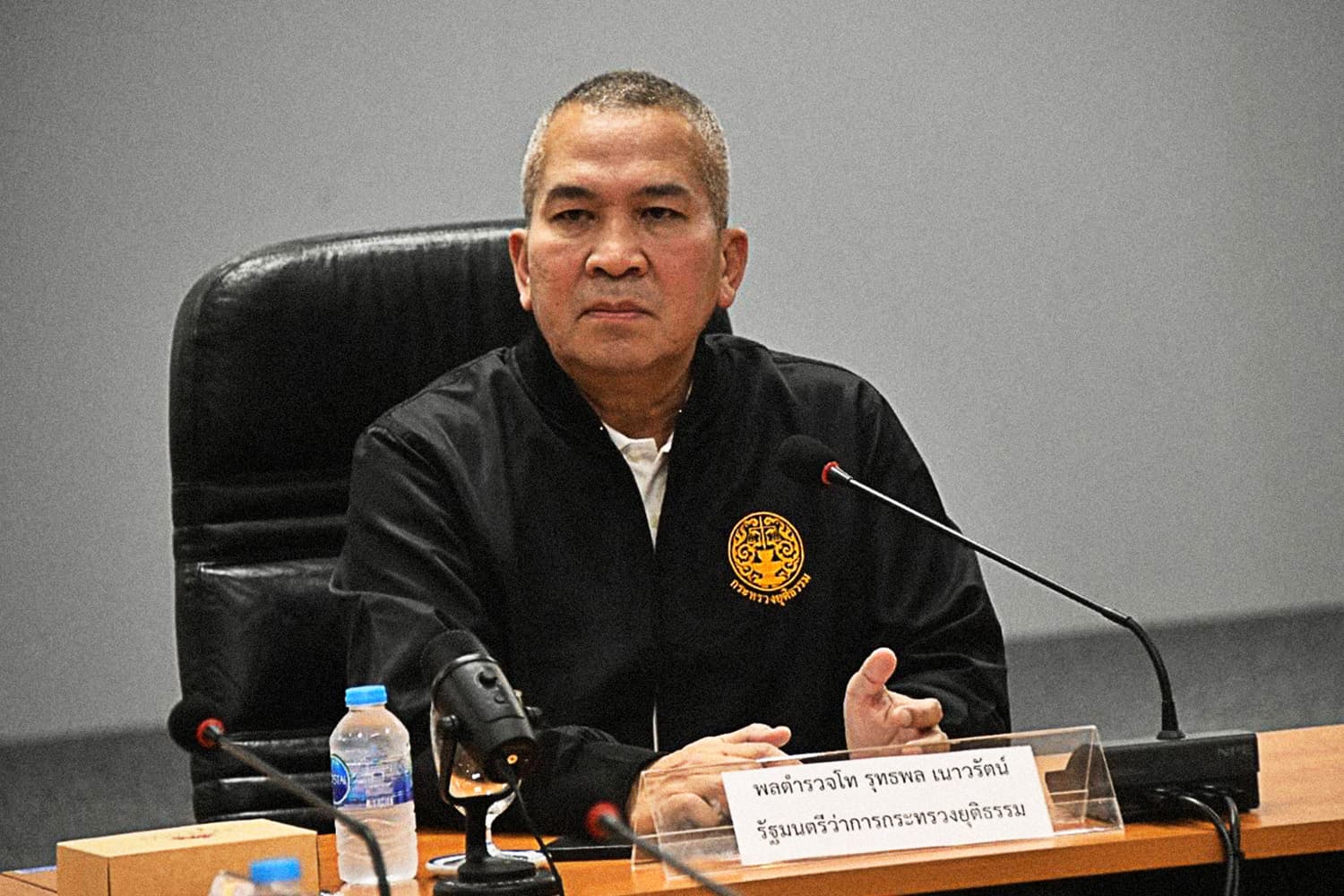 justice-minister-and-dsi-inspect-bangkok-prison-SPACEBAR-Hero-4.jpg