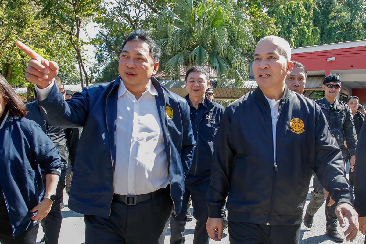 justice-minister-and-dsi-inspect-bangkok-prison-SPACEBAR-Photo01-3.jpg