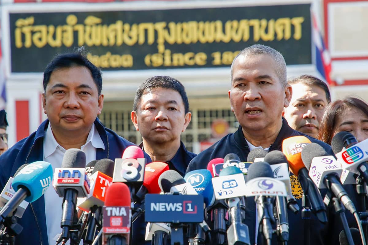 justice-minister-and-dsi-inspect-bangkok-prison-SPACEBAR-Photo02-1.jpg