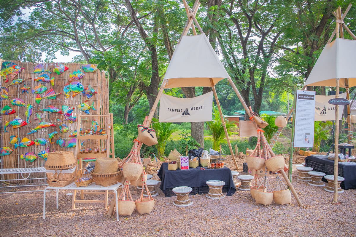kaeng_kra_chan_camping_market_SPACEBAR_Photo01_92c82cee62.jpg