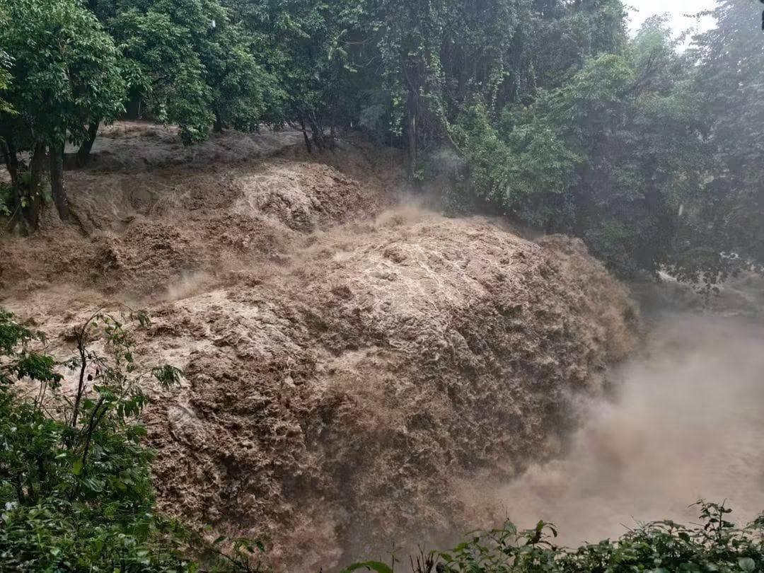 kanchanaburi-flood-lam-taphoen-dam-spillway-warning-28-sep-2026-4.jpg