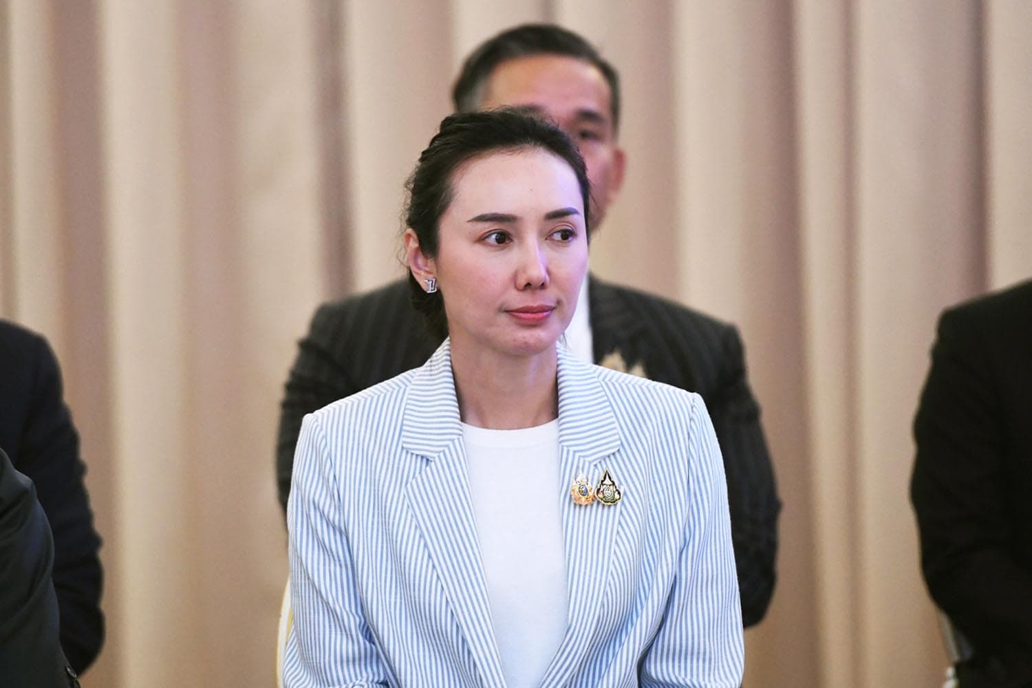 ‘ลิณธิภรณ์’ เตือนผู้ไม่หวังดีหยุดชี้นำให้ร้าย ‘นายกฯอิ๊งค์’ ย้ำ ‘นายกฯอิ๊งค์’ สง่างาม เคารพศาลรธน.