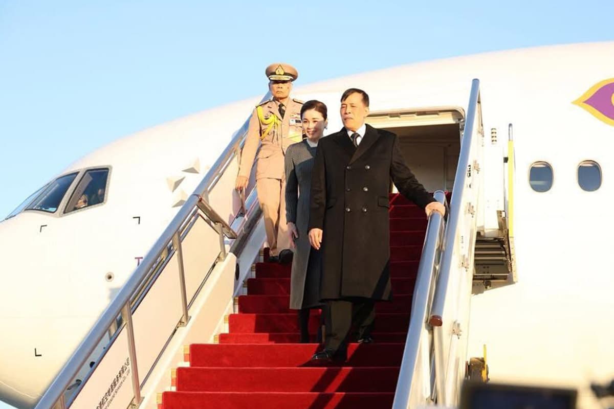 king-queen-thailand-visit-china-SPACEBAR-Photo01.jpg