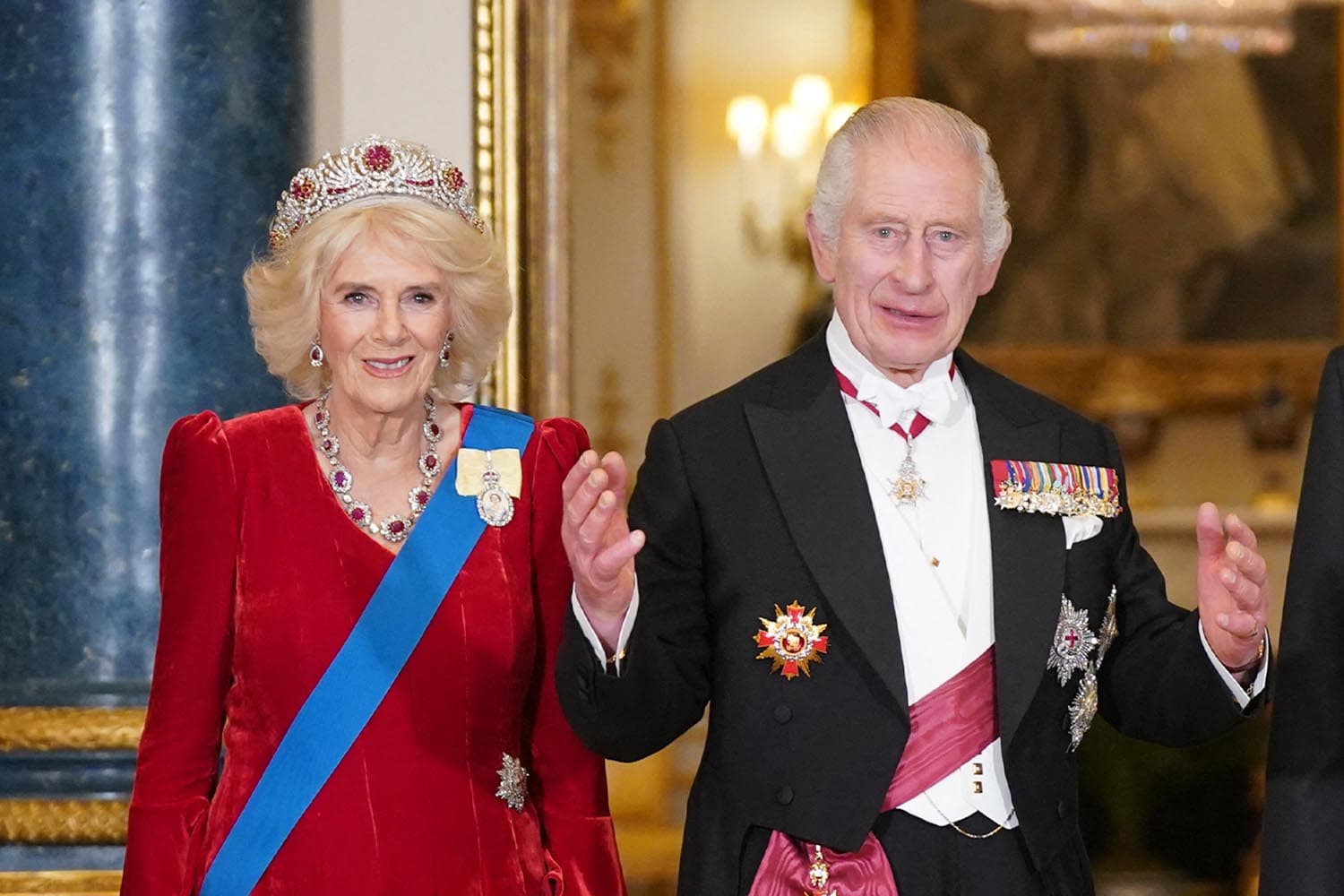 king_charles_iii_official_portrait_SPACEBAR_Hero_ec6e9e7c89.jpg