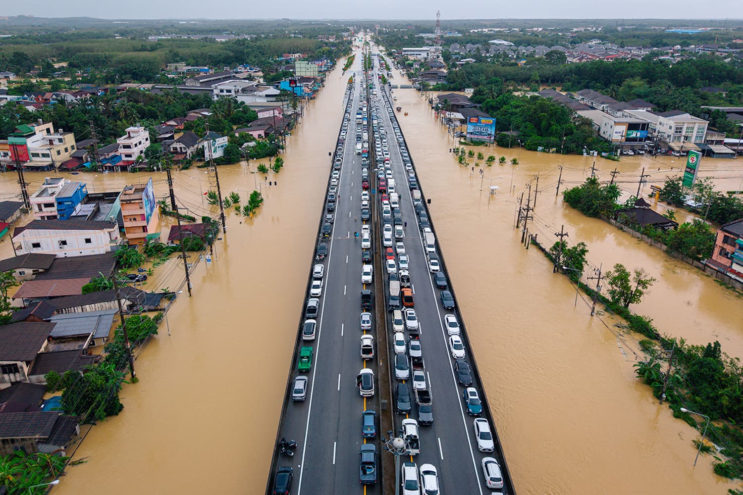 มาเลย์เปิด ‘ศูนย์บัญชาการ’ ในเมืองปุตราจายา ช่วยพลเมืองที่ได้รับผลกระทบจากน้ำท่วมหาดใหญ่