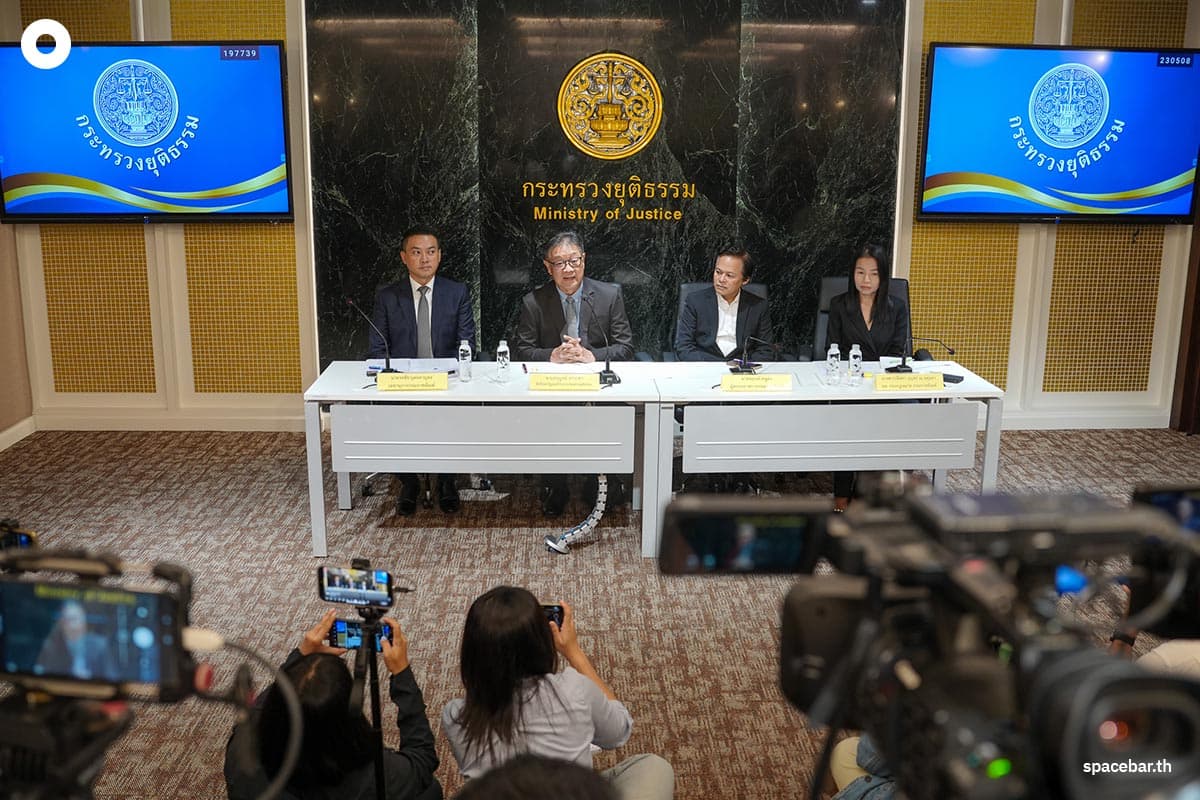 ministry_of_justice_thaksin_shinawatra_21_nov_2024_SPACEBAR_Photo03_6a6eae5c99.jpg