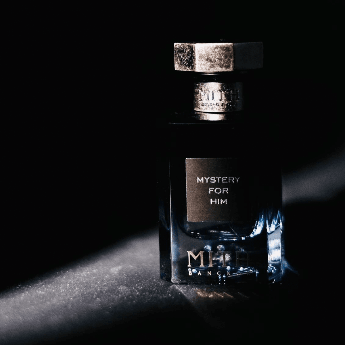 mith-new-perfume-Four-fragrances-four-styles-SPACEBAR-Photo_SQ02.png