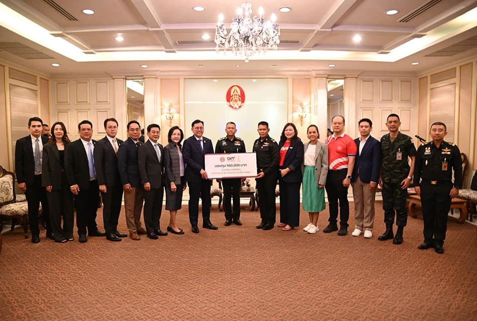 ‘จตุพร’ จับมือค้าปลีก มอบบัตร 9.6 แสน ช่วยทหารชายแดน