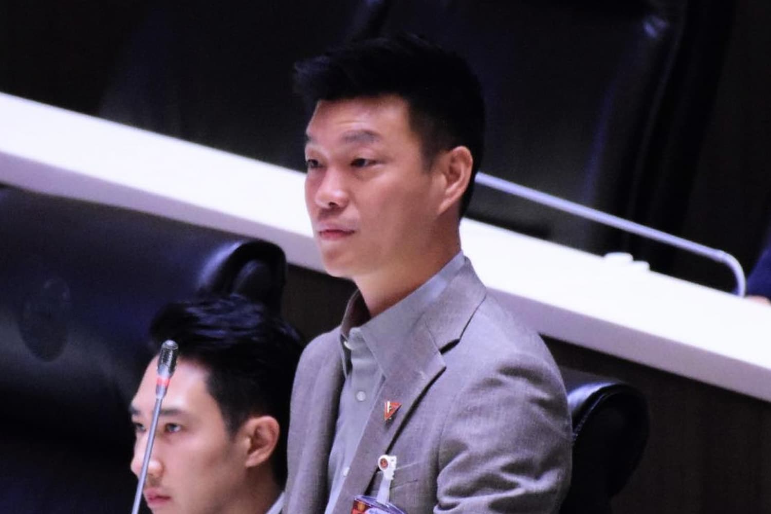 ‘เท้ง’ ยื่นคำร้องต่อ ปธ.สภา ส่งศาลตั้ง คกก.ไต่สวน ป.ป.ช. ตีตกคดี ‘ศักดิ์สยาม’ ซุกหุ้น