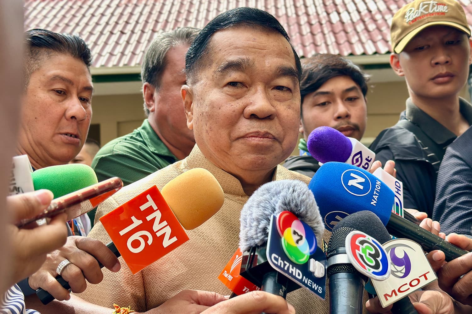 ‘บิ๊กเล็ก’  ยืนยันพบระเบิดแสวงเครื่องปราสาทตาควายเป็นของกัมพูชา มอบอำนาจแม่ทัพภาคจัดการ