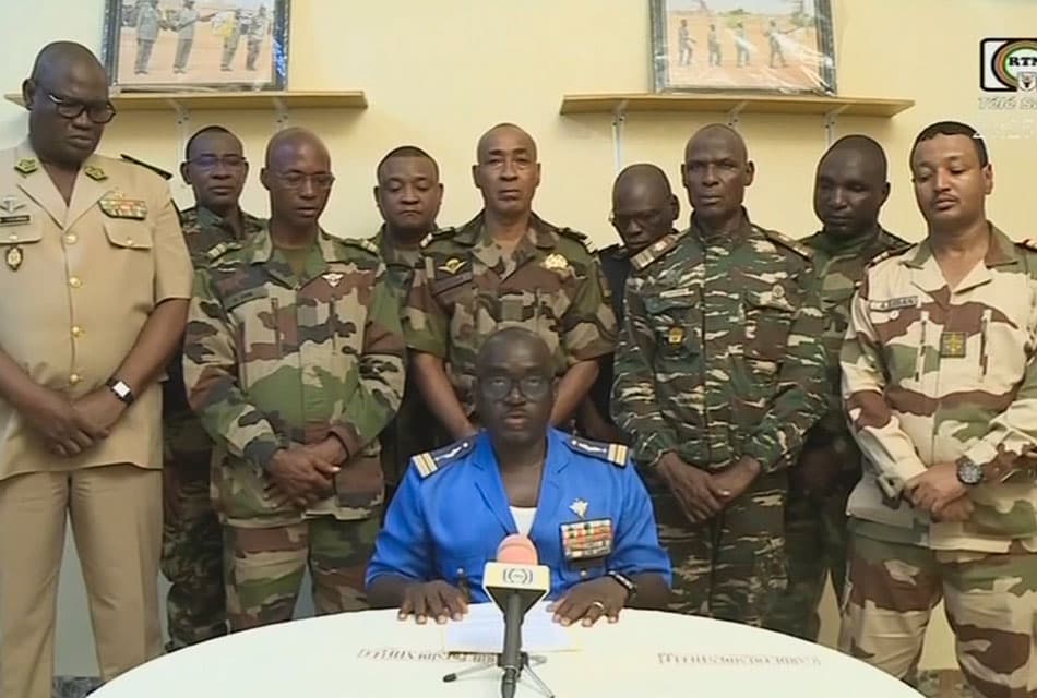 niger_soldiers_announce_coup_on_national_tv_SPACEBAR_Thumbnail_e14fe14aca.jpeg