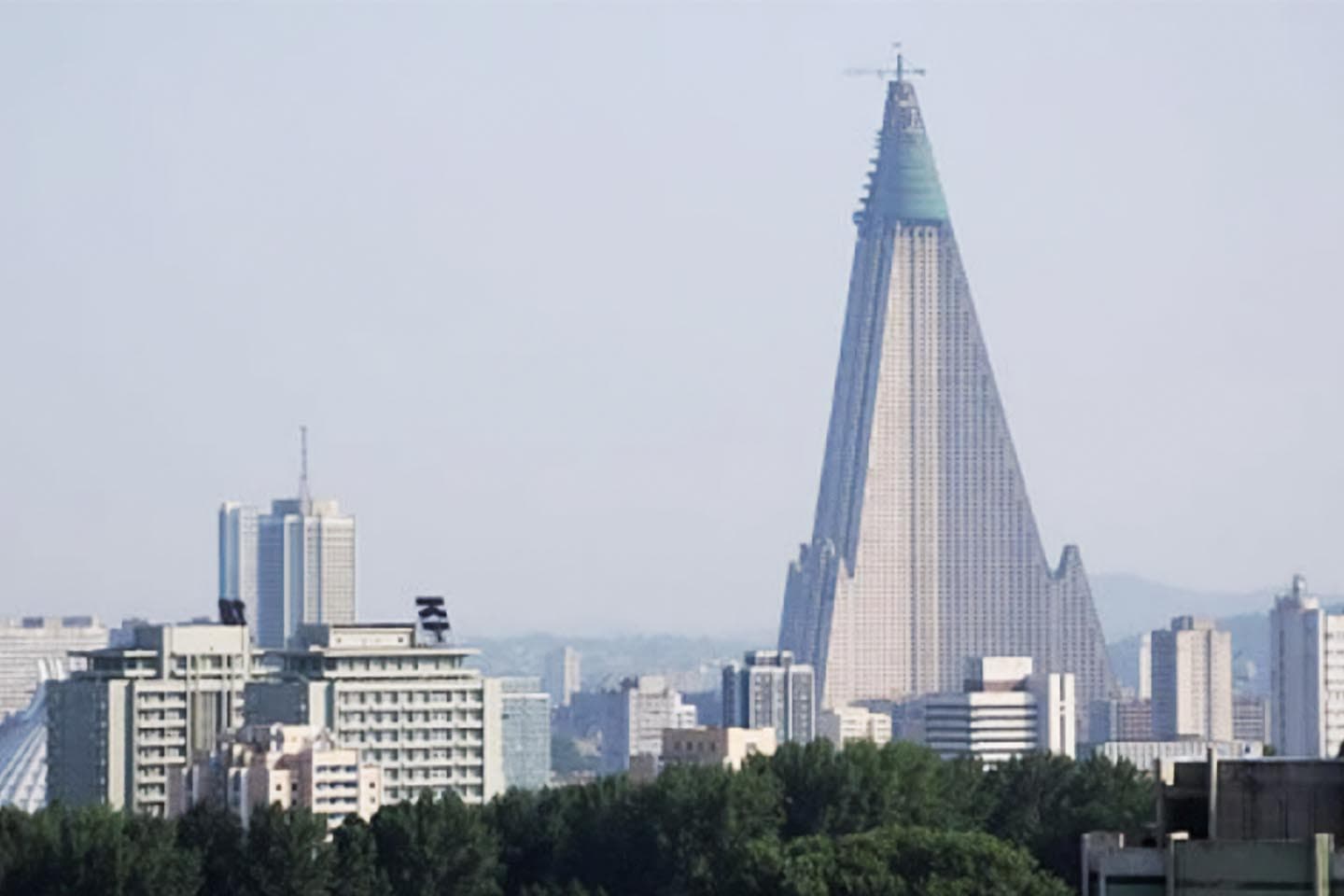 north_korea_penthouses_is_only_for_the_poorest_SPACEBAR_Main_b676154201.jpeg