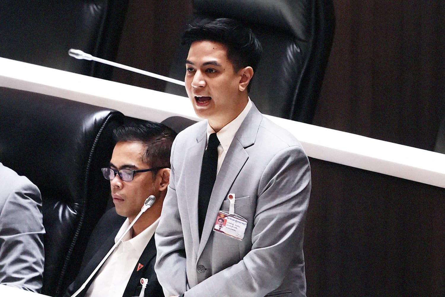 ‘พริษฐ์’ ชี้เหตุรัฐบาลไม่จริงใจทำรัฐธรรมนูญใหม่