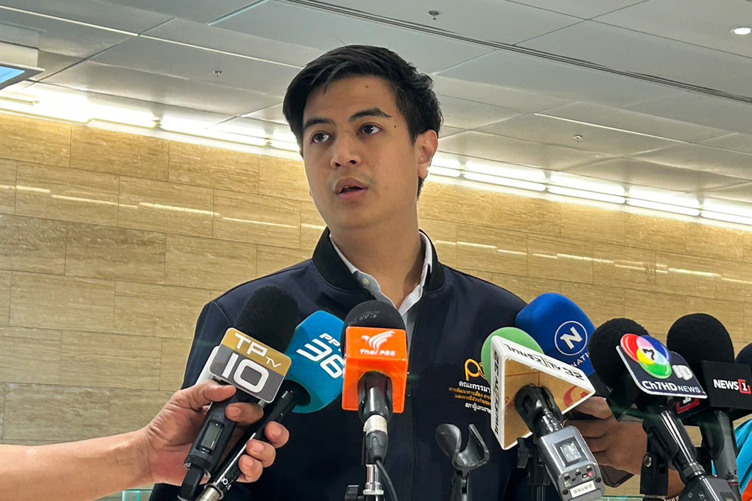 ‘ไอติม’ เมิน ‘สุริยะ’ ชี้ พรรคส้มคะแนนลด