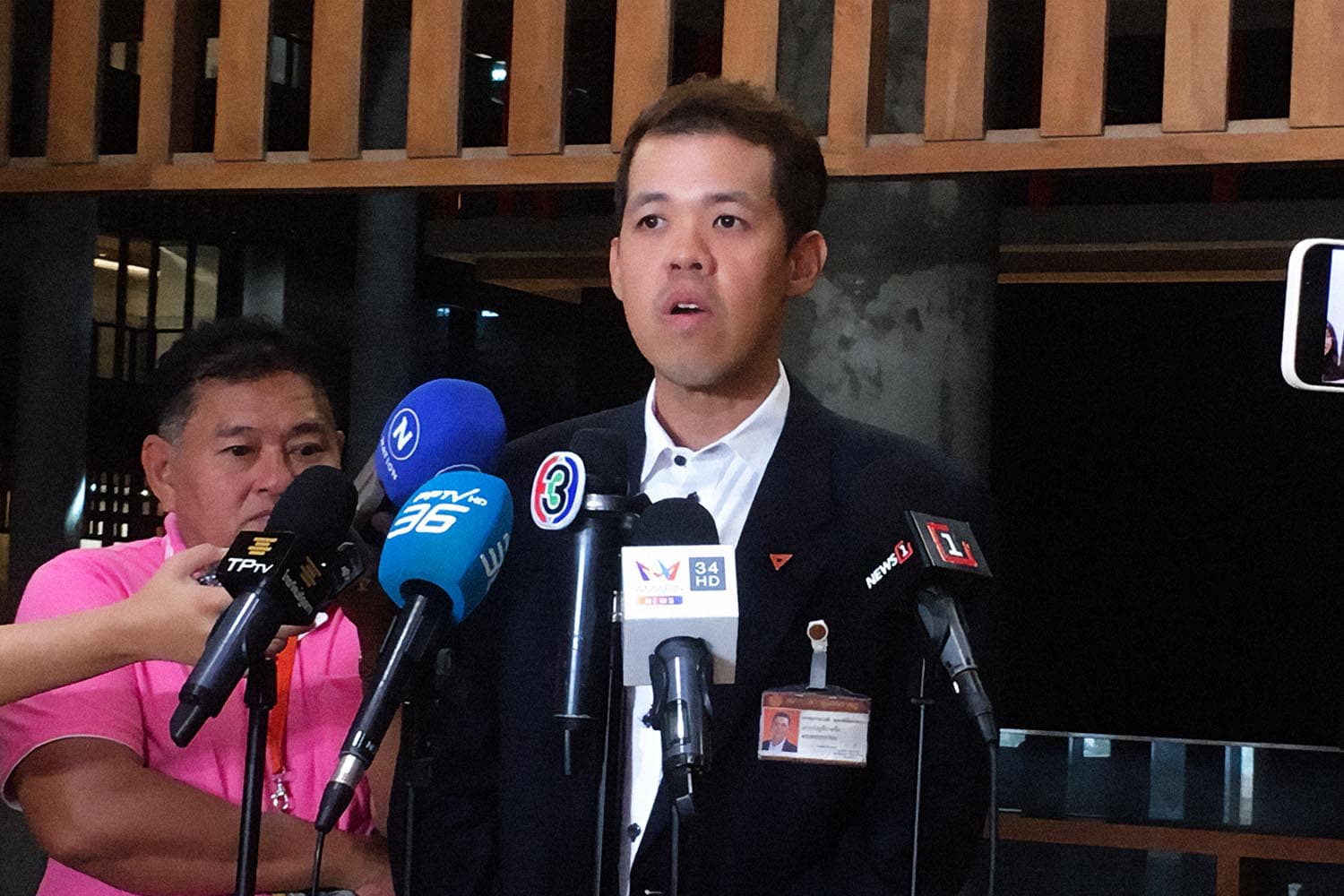 ‘ปกรณ์วุฒิ’ เผย ยังไม่แบ่งงานฝ่ายค้านกับ ‘เพื่อไทย’