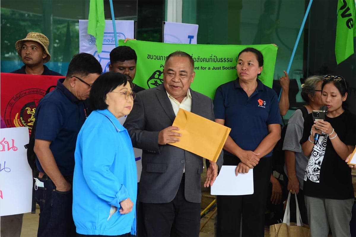pheu_thai_democrat_p_move_2_sep_2024_SPACEBAR_Photo03_14a8ee748b.jpg