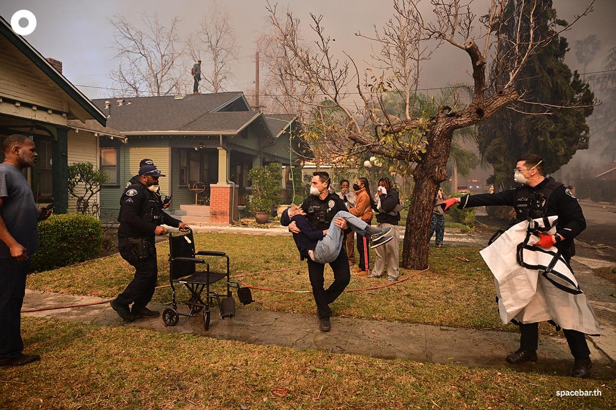 photo_story_wildfire_los_angeles_california_SPACEBAR_Photo09_1_55f387714a.jpg