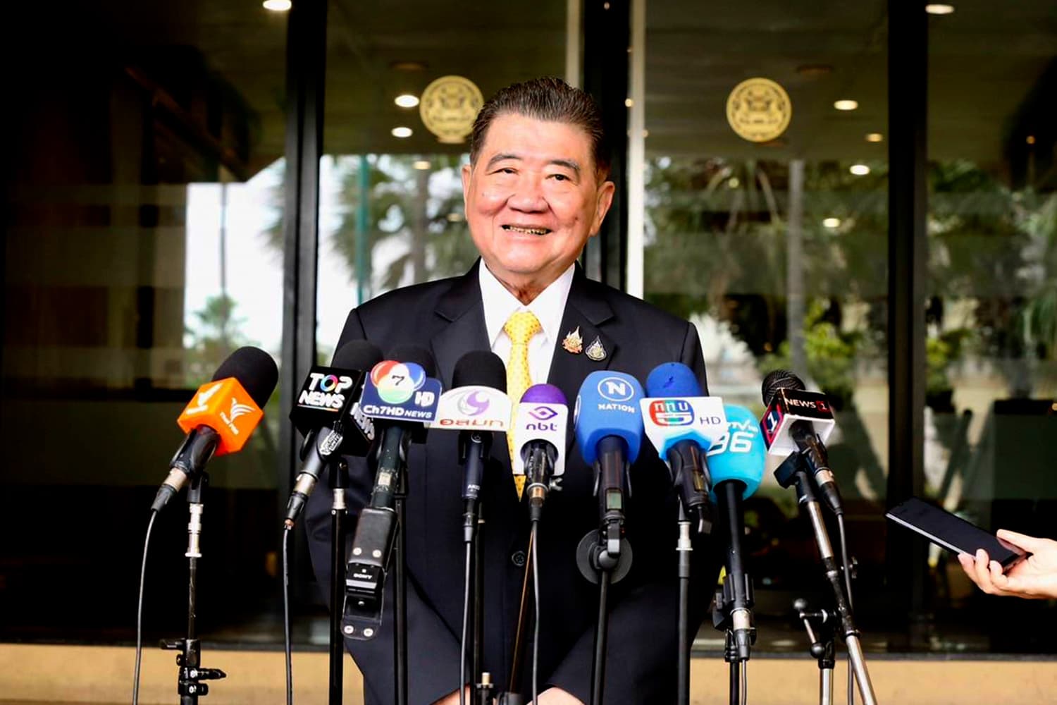 ‘ภูมิธรรม’ ไม่ตอบขับ ‘เฉลิม’ พ้น ‘เพื่อไทย’ หรือไม่ บอก ‘นพดล’ ยังไม่ทิ้ง ‘พท.’