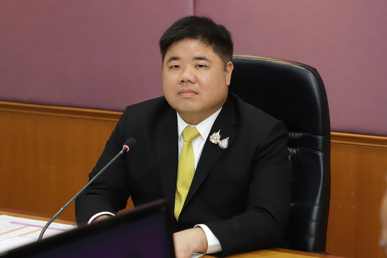 ‘พงศ์กวิน’ รมว.แรงงานป้ายแดง ชูดัน AI ค่าจ้าง ต่างด้าว
