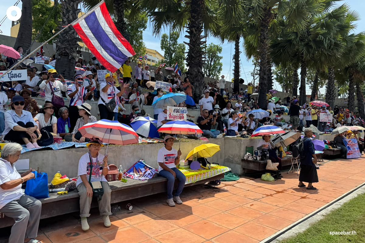 protesters-pressure-cancel-mou43-44-and-oust-pm-SPACEBAR-Photo01.jpg