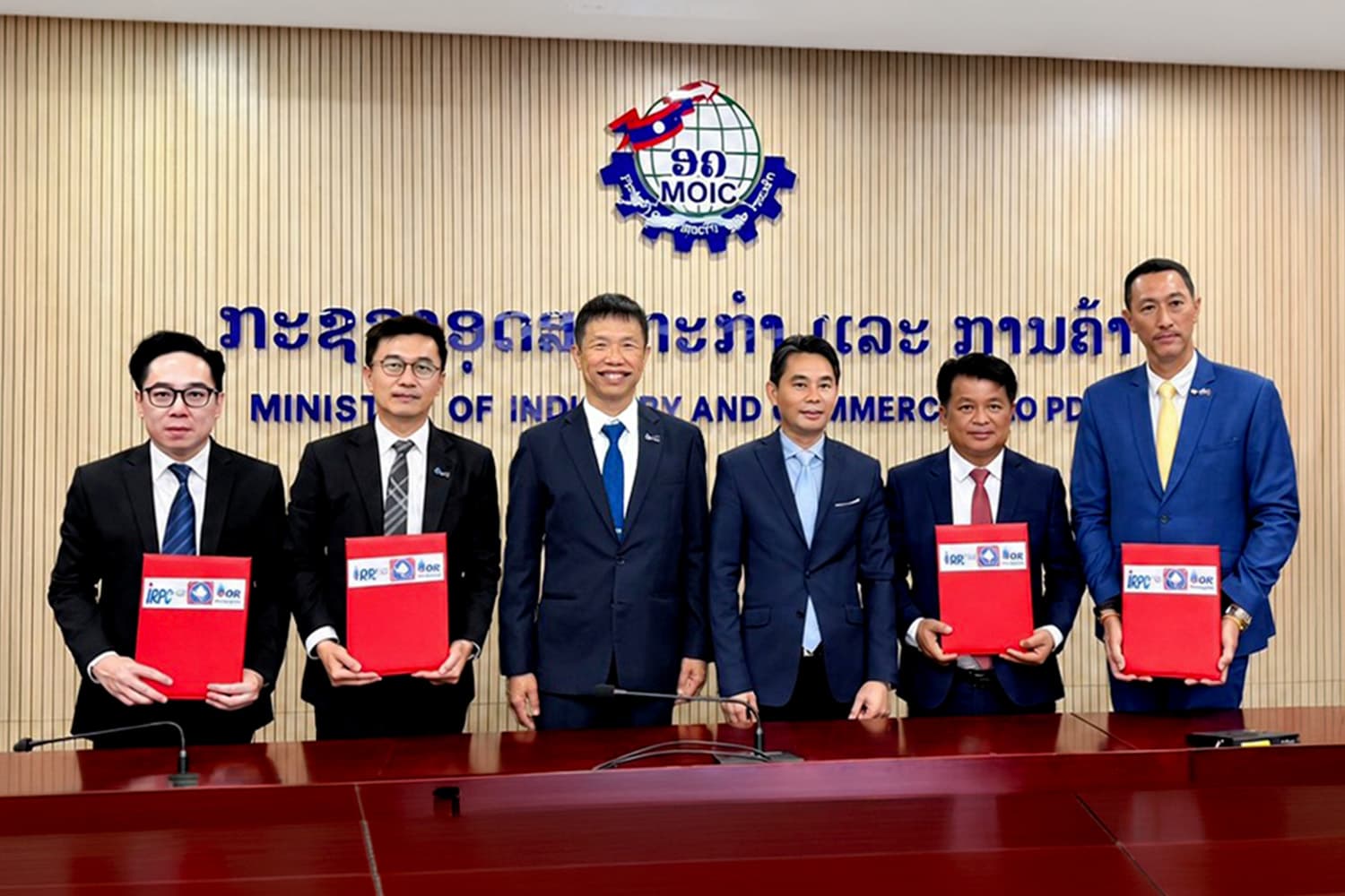 ปตท.-ลาว ลงนามซื้อน้ำมันเชื้อเพลิง เสริมความมั่นคงพลังงาน