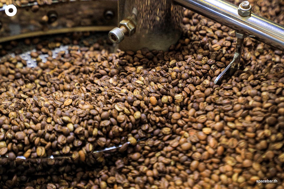 singapore_bean_free_coffee_upcycled_food_waste_SPACEBAR_Photo01_173ff5ade5.jpg