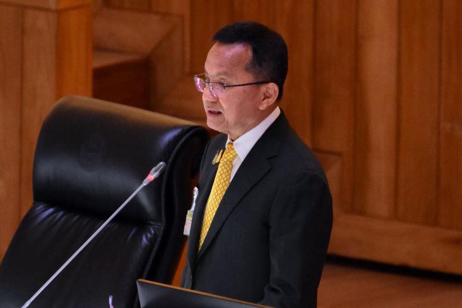 somsak_dsi_bussiness_elephant_parliament_SPACEBAR_Hero_f069002c8f.jpg