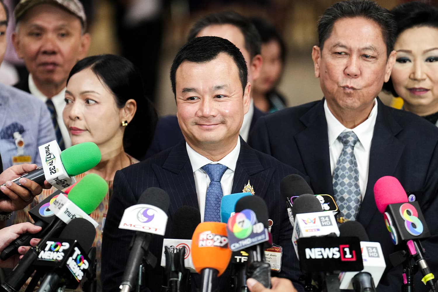 ‘สรวงศ์’ ยื่นข้อเสนอโหวต ‘ชัยเกษม’ ยุบสภา หลังแถลงนโยบาย