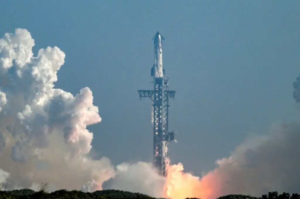 นักลงทุนทั่วโลกแข่งซื้อหุ้น SpaceX ก่อน IPO