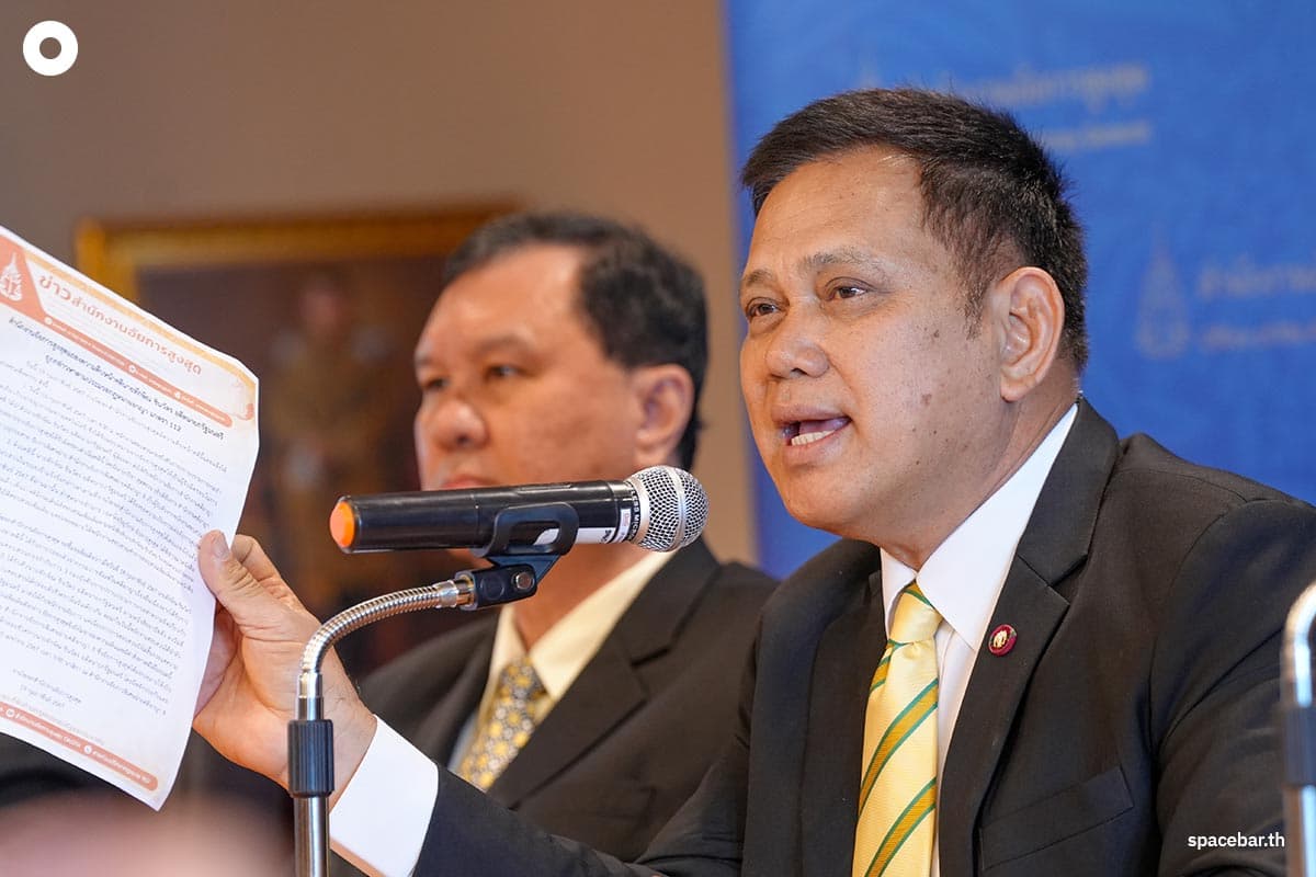 thaksin_meets_with_the_attorney_general_in_case_112_SPACEBAR_Photo01_900d816ef2.jpg