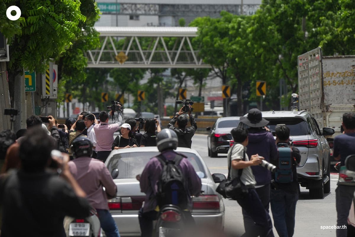 thaksin_returned_home_section_112_SPACEBAR_Photo03_a5dda7e1d7.jpg