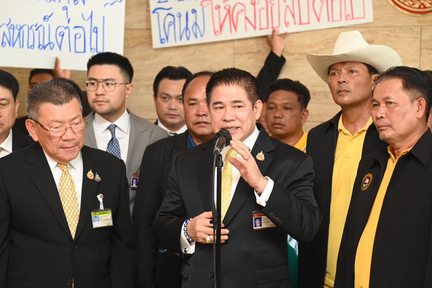 thamnus_mentioned_Prawit_to_discuss_the_Prime_Minister_SPACEBAR_Hero_9119b3e8e3.jpg