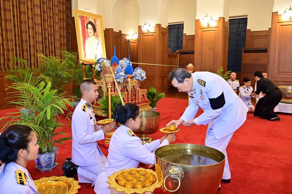 thanin-executive-team-cp-water-royal-corpse-queen-sirikit-SPACEBAR-Photo01.jpg