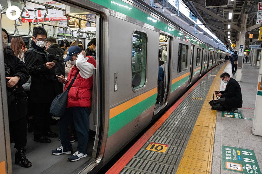 wayfinding_in_japan_train_station_sign_SPACEBAR_Photo02_e110707223.jpeg
