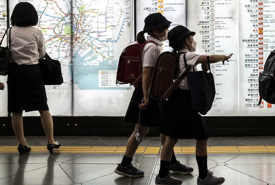 wayfinding_in_japan_train_station_sign_SPACEBAR_Thumbnail_6ba8414f35.jpeg