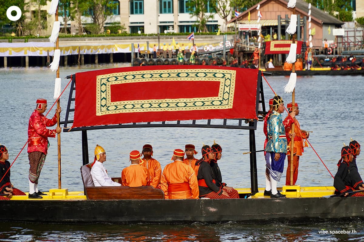 why_sing_the_royal_barge_poem_SPACEBAR_Photo03_8d233248a0.jpg