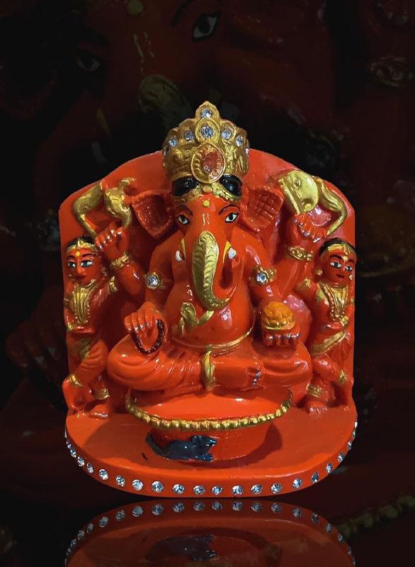 https://images.ctfassets.net/i3o8p9lzd06f/4tZ2mb4BhJ8Xtrw29uEfkG/37ef9856f240c20e4de2ef5baa1a1a6d/GANESH-CHATURTHI-IS-NOT-BIRTHDAY-GANAESH-SPACEBAR-Photo01
