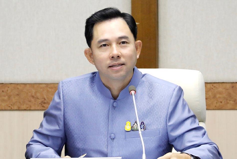 Itthiphol Khunpluem-not-go-to-Pheu-Thai-Party-promise-to-help-Prayut-SPACEBAR-Thumbnail