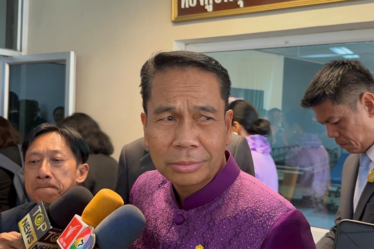 Phumtham-said-about-bringing-Democrat-Party-into-government-is-unreliable-news-SPACEBAR-Photo03.jpg