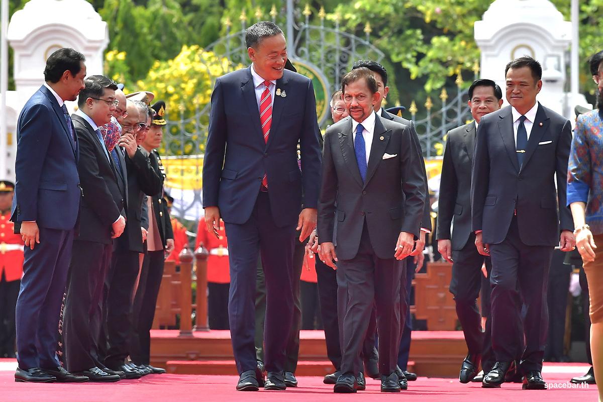 Prime Minister-Srettha-offers-welcome-His-Royal-Highness-the-King-of-Brunei-SPACEBAR-Photo05.jpg