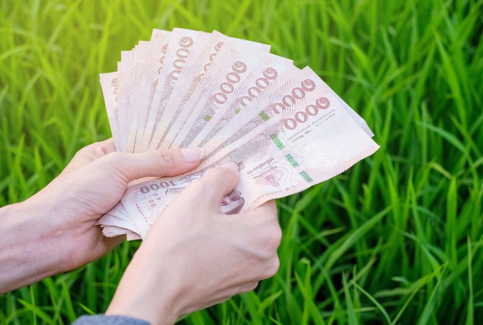 economy-farmer-money-thailand-suspend-debt-payment-baac-mobile-SPACEBAR-Thumbnail.jpg