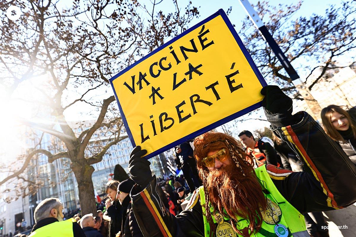 france-enacts-controversial-law-against-mrna-vaccine-critique-SPACEBAR-Photo01.jpg