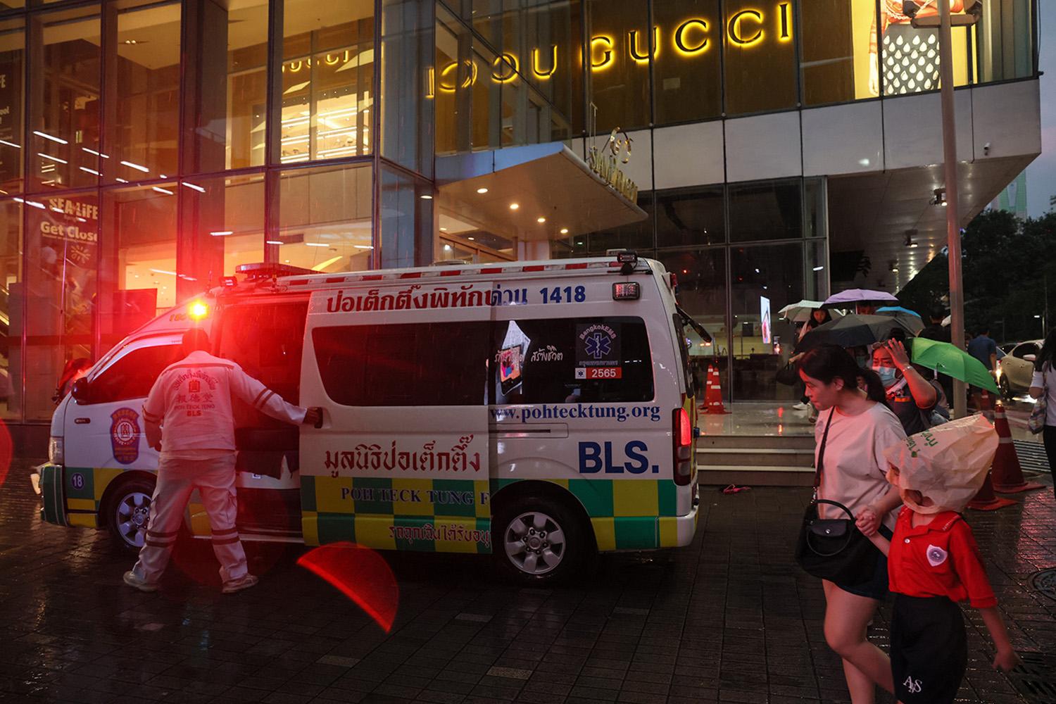 shooting-at-major-bangkok-shopping-mall-kills-2-people-SPACEBAR-Hero.jpg