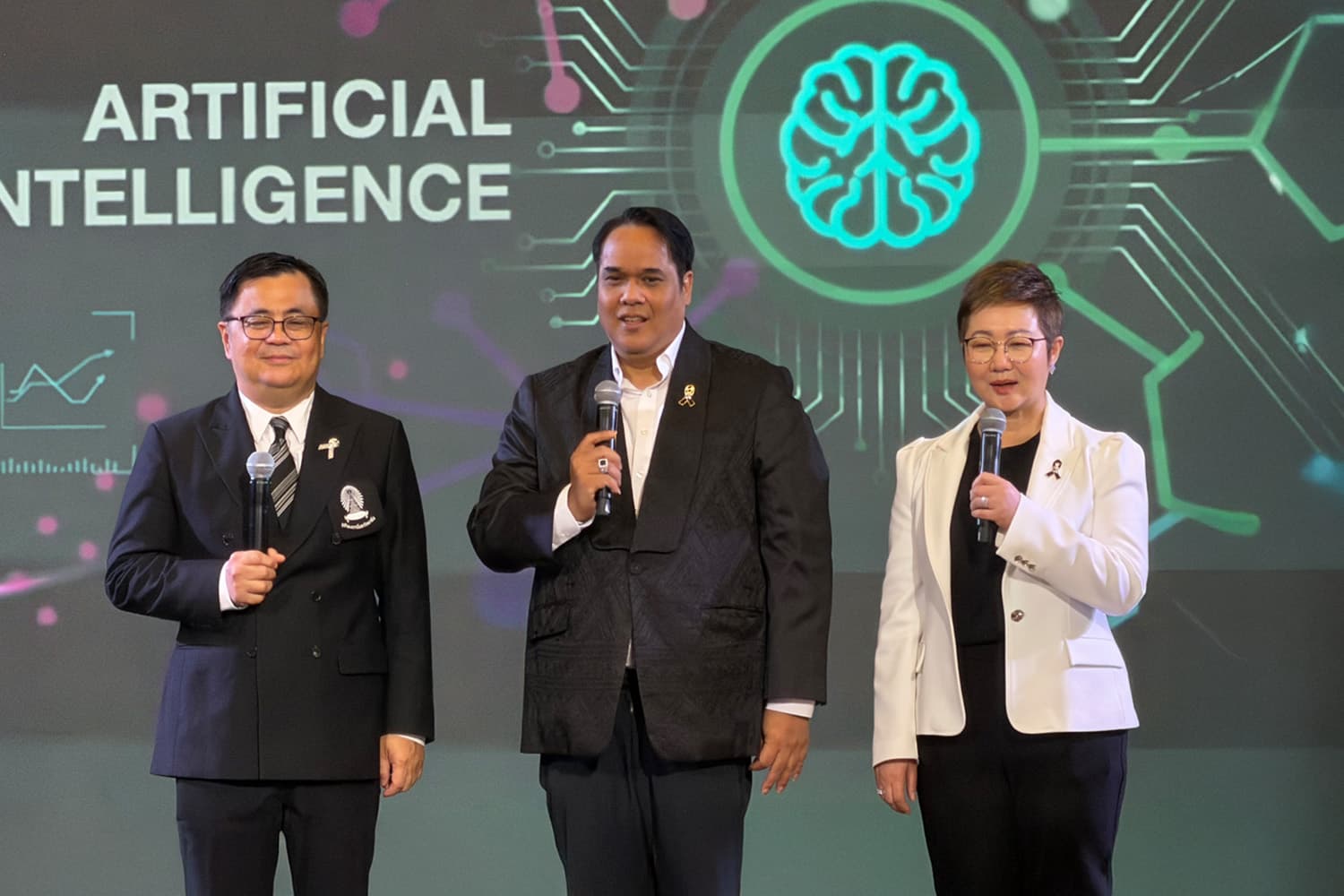 AIS จับมือ อว. จุฬาฯ ปั้น AI Literacy ช่วยคนไทยใช้ AI