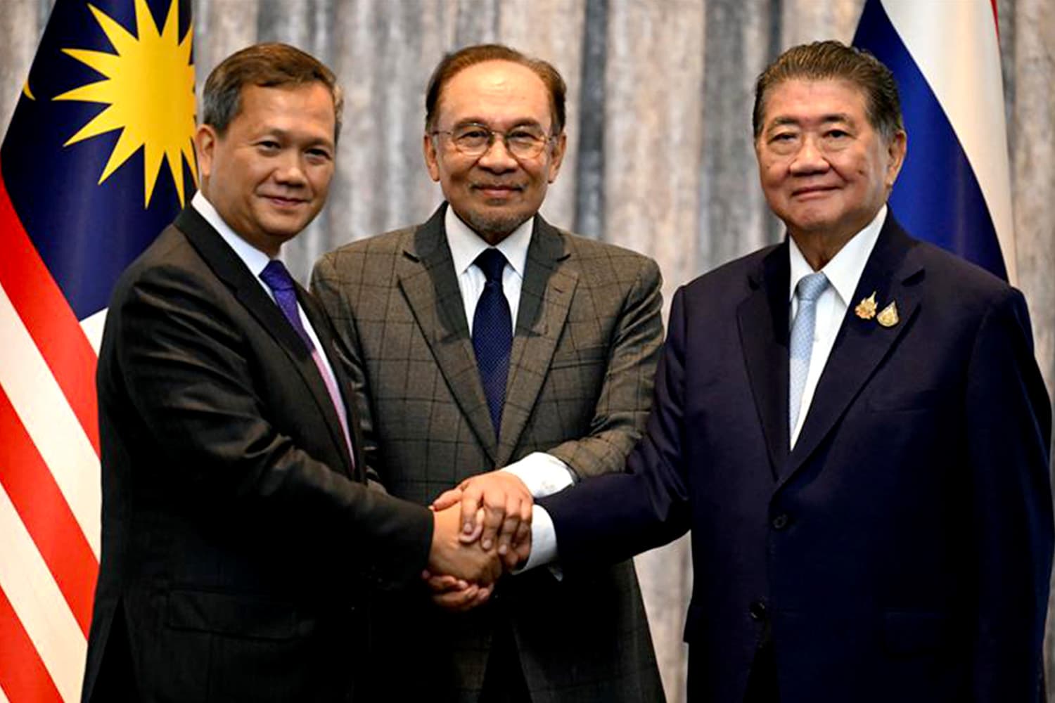 ผู้เชี่ยวชาญชี้ที่ไทย-มาเลย์-กัมพูชา ได้ลดภาษีเหลือ 19% เป็นรางวัลจากข้อตกลงหยุดยิง?