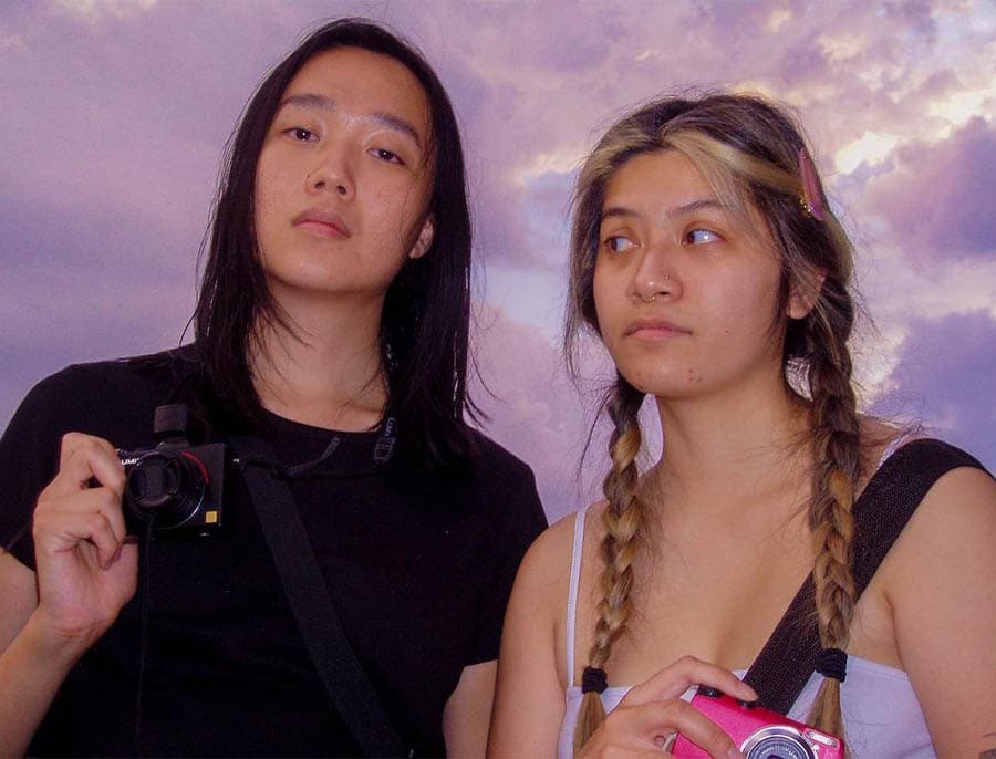 2_why_do_gen_z_bring_back_2000s_digital_shooting_trend_SPACEBAR_Photo04_530d546a58.jpeg