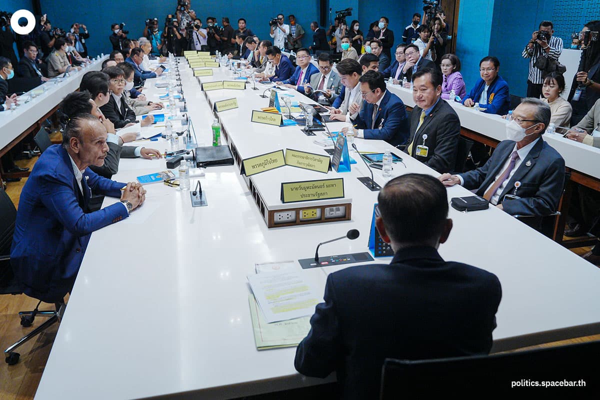 3_Whip_meeting_before_Before_second_PM_vote_19_July2023_SPACEBAR_Photo03_e37efb5bfc.jpeg