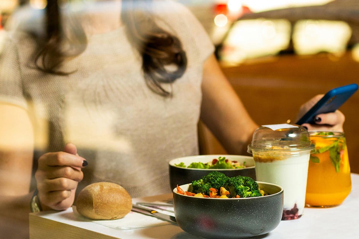 8_hour_restricted_eating_were_more_likely_to_die_from_cardiovascular_disease_SPACEBAR_Photo01_9ef5215246.jpg